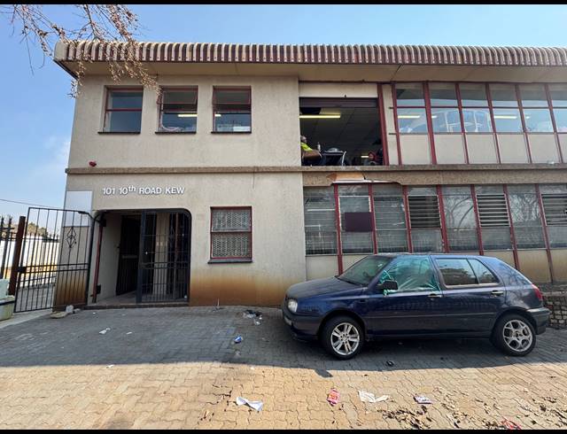 500M² WAREHOUSE TO LET IN KEW
